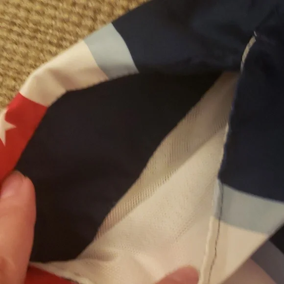 Men's Red Star-Patterned Swimsuit, size XL - Picture 4 of 7